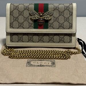 Gucci Queen Margaret GG Supreme Wallet on Chain